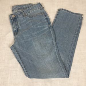 Old Navy Boyfriend Straight Leg Jeans Women’s